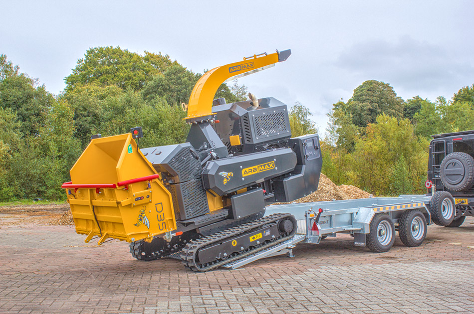 ARBMAX hakselaars ARBMAX D45 hakselaar aan het werk