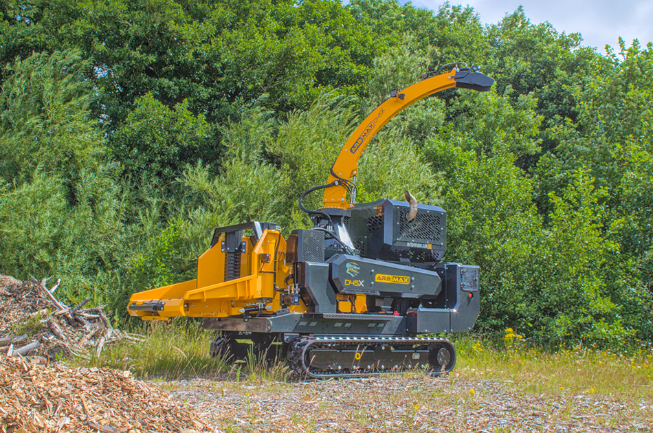 ARBMAX D45X hakselaar op rupsen, zijaanzicht