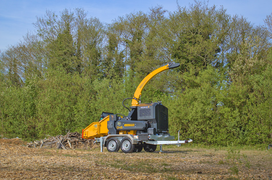ARBMAX D45 hakselaar achter terreinwagen