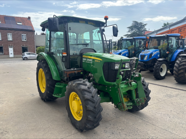John Deere 5055E